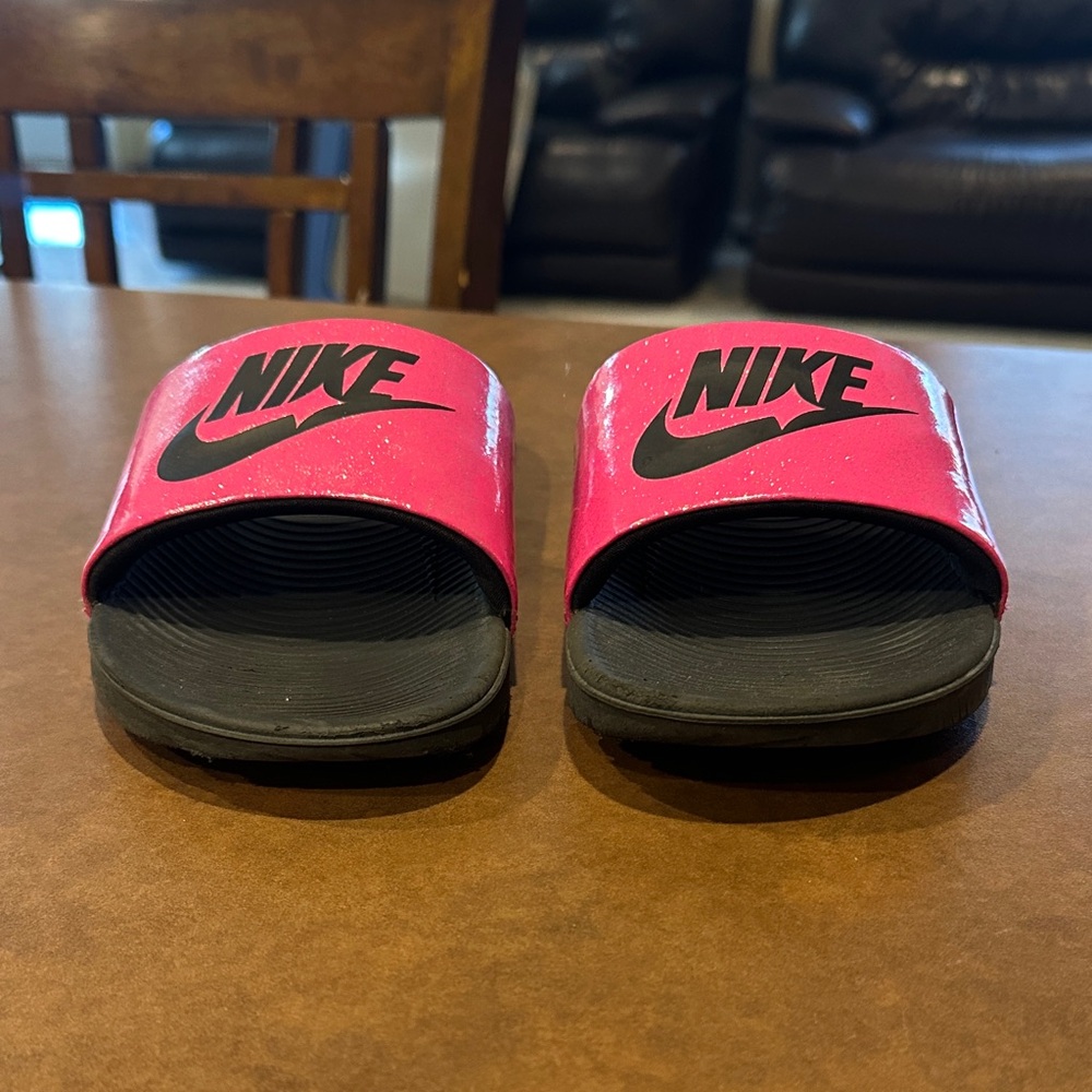 💖🖤Nike Black and Pink Slides - 5 - Picture 4 of 8